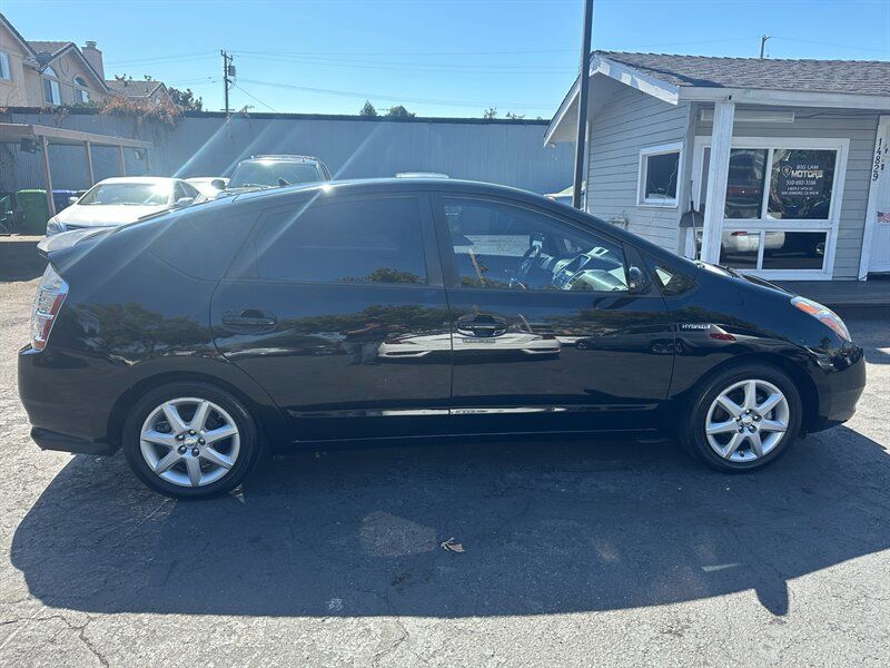 Used 2007 Toyota Prius Touring w/ Pkg 6 Touring Edition FWD image 4