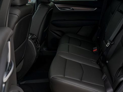 New 2026 Cadillac XT5 Luxury w/ LPO, Floor Liner Package image 17