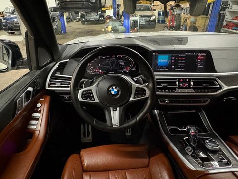 Used 2021 BMW X7 M50i AWD/4WD image 17