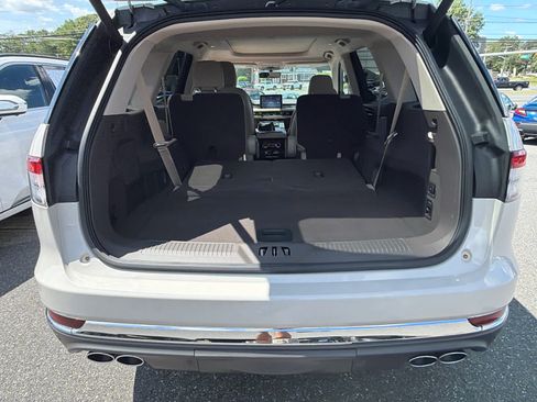 Used 2022 Lincoln Aviator AWD w/ Premium Package image 30
