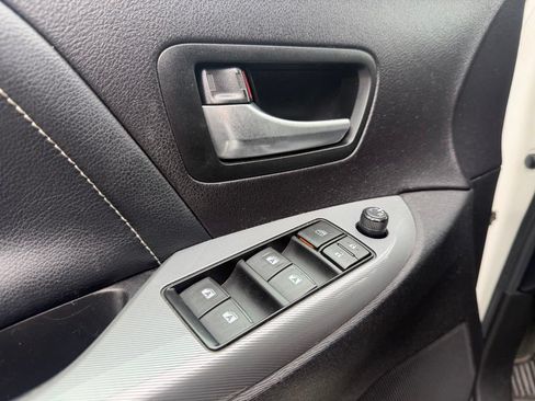 Used 2017 Toyota Sienna SE FWD image 19