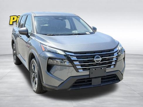 Used 2025 Nissan Rogue SV AWD/4WD image 2
