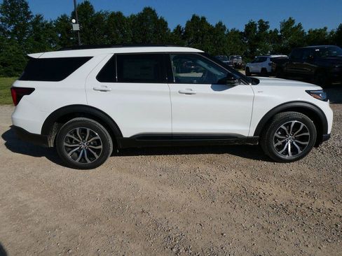 New 2026 Ford Explorer ST-Line AWD/4WD image 4