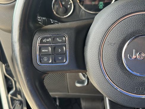 Used 2018 Jeep Wrangler Sport image 23