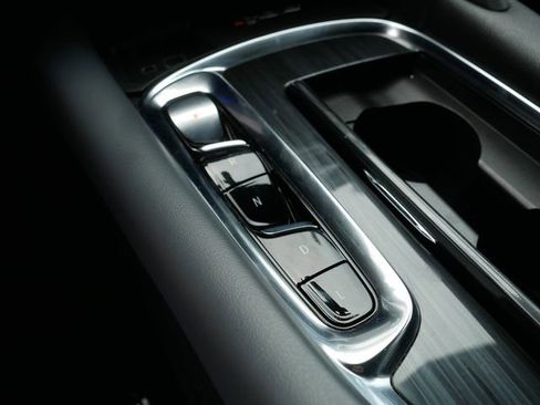 Used 2024 Buick Enclave Premium image 32