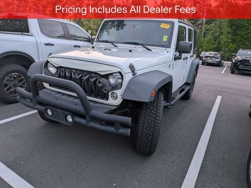 Used 2015 Jeep Wrangler Unlimited Sport w/ Quick Order Package 23S AWD/4WD image 3