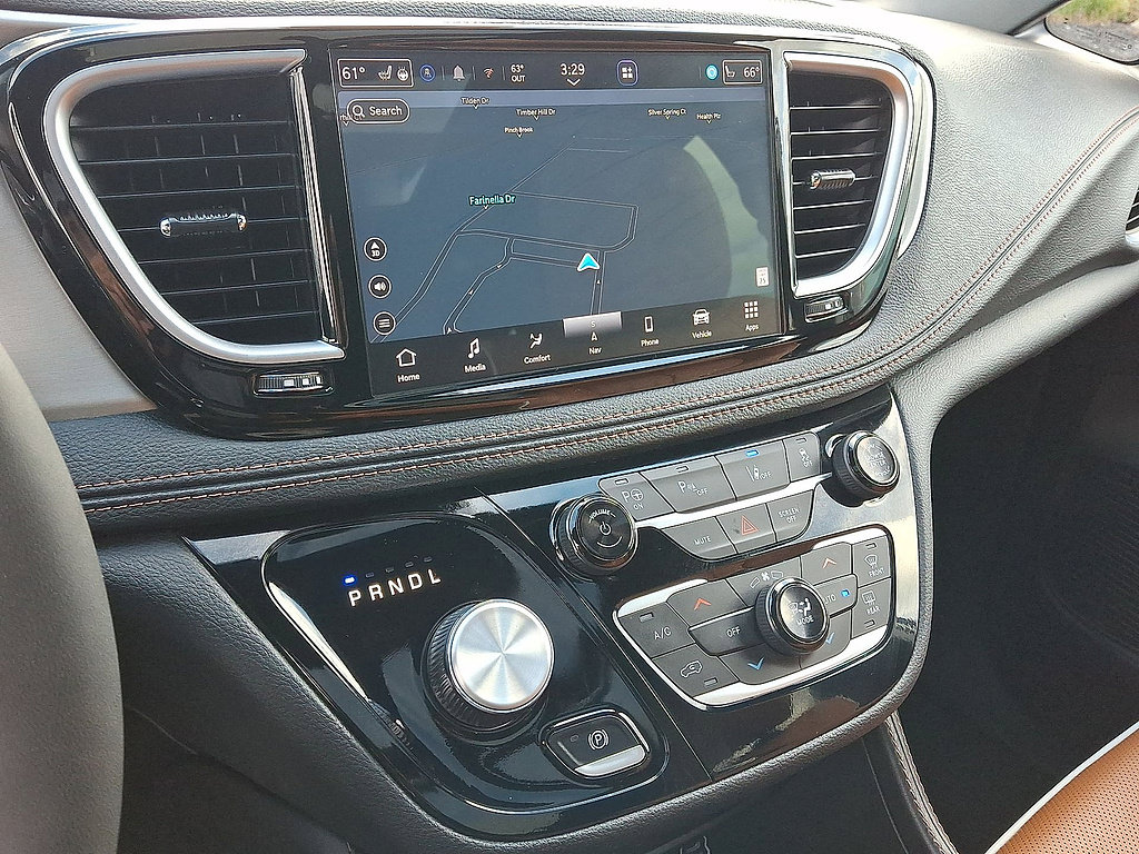 Used 2025 Chrysler Pacifica Pinnacle FWD image 20
