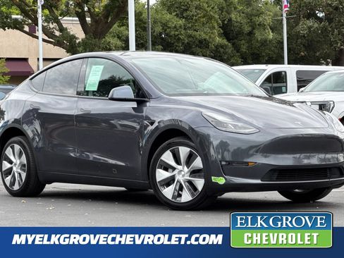 Used 2023 Tesla Model Y Long Range AWD/4WD image 1