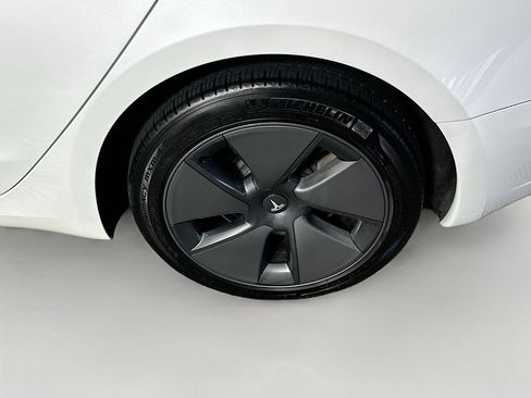 Used 2023 Tesla Model 3 Standard Range image 11