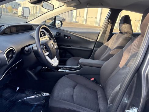 Used 2019 Toyota Prius Prime Plus w/ Carpet Mat Package image 17