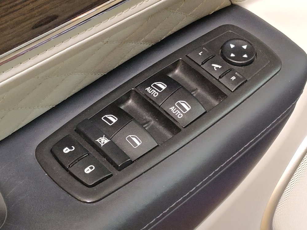 Used 2018 Jeep Grand Cherokee Summit RWD image 27
