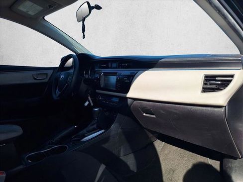 Used 2016 Toyota Corolla LE image 19