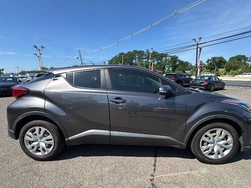Used 2021 Toyota C-HR LE FWD image 4