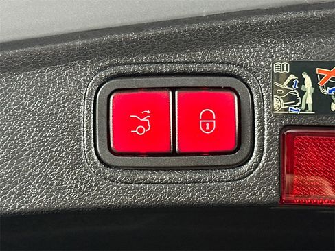 Used 2023 Mercedes-Benz C 43 AMG 4MATIC Coupe image 20