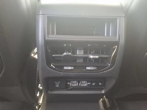 Certified 2023 Jeep Grand Cherokee Limited w/ Luxury Tech Group II AWD/4WD image 20