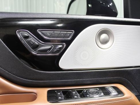 Used 2023 Lincoln Aviator Reserve w/ Equipment Group 201A AWD/4WD image 10