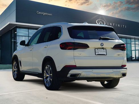 Used 2025 BMW X5 xDrive50e image 7