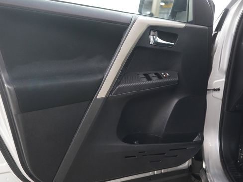Used 2015 Toyota RAV4 XLE AWD/4WD image 18