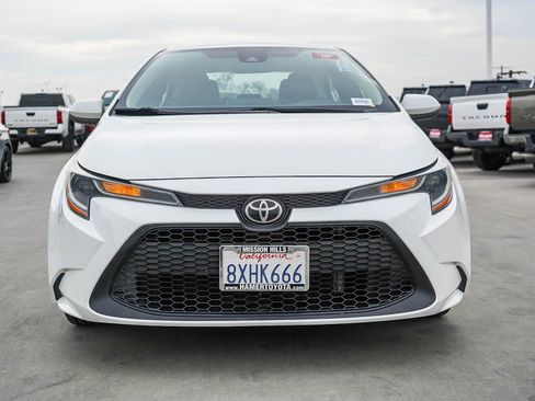 Certified 2021 Toyota Corolla LE image 2