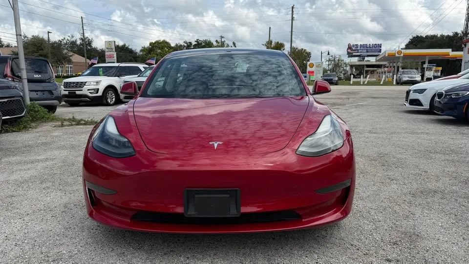 Used 2023 Tesla Model 3 Standard Range RWD image 2