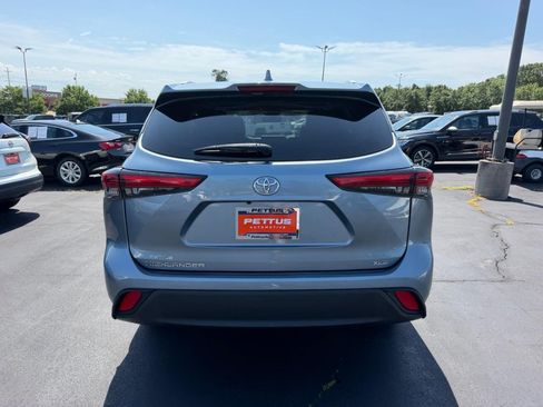 Used 2022 Toyota Highlander XLE FWD image 4