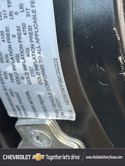 Used 2021 GMC Savana 2500 RWD image 33