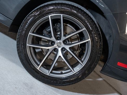 Certified 2026 Porsche Macan AWD/4WD image 11
