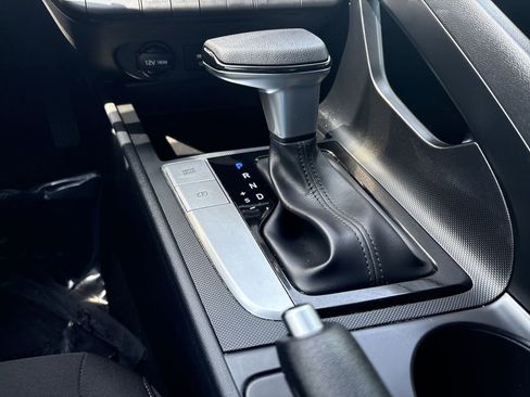 Certified 2022 Hyundai Elantra SEL image 19