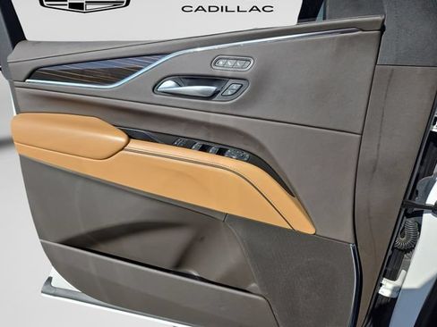 Certified 2024 Cadillac Escalade Premium Luxury AWD/4WD image 17