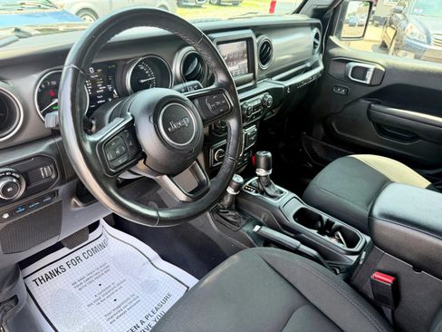 Used 2023 Jeep Wrangler Unlimited w/ Cold Weather Group AWD/4WD image 32