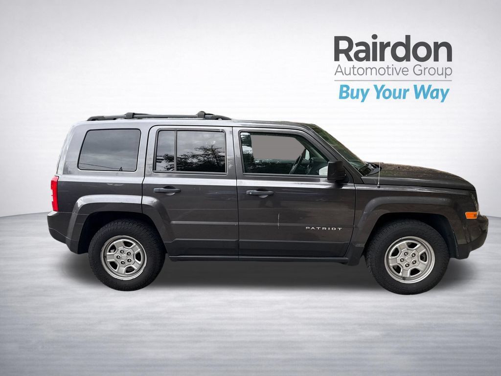 Used 2016 Jeep Patriot Sport FWD image 9