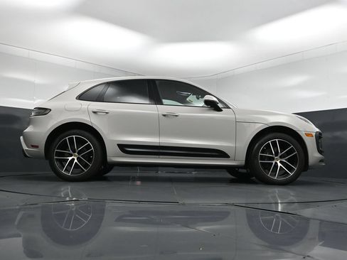 Used 2025 Porsche Macan AWD/4WD image 27