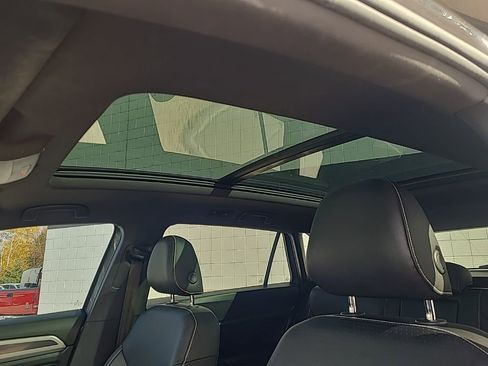 Used 2020 Volkswagen Atlas Cross Sport SEL image 20