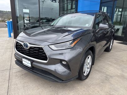 Used 2022 Toyota Highlander LE