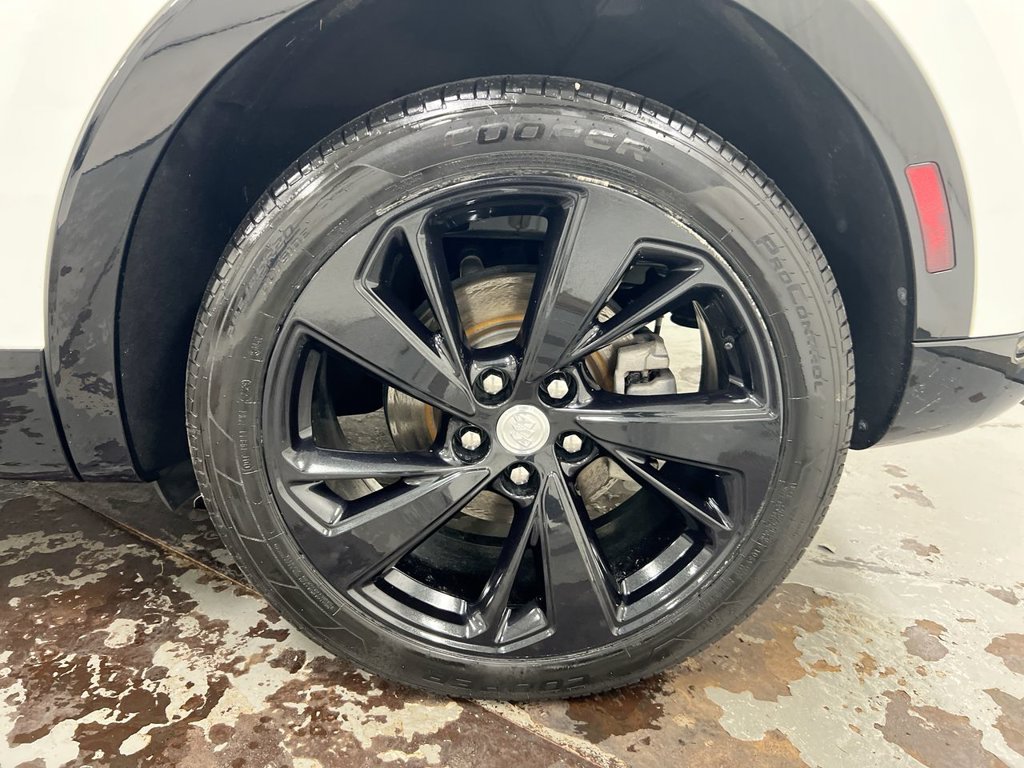 Used 2021 Buick Envision Essence w/ Technology Package I AWD/4WD image 28