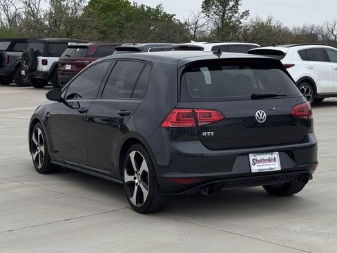 Used 2017 Volkswagen Golf S image 4