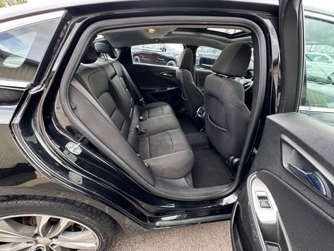 Used 2021 Chevrolet Malibu LT image 31