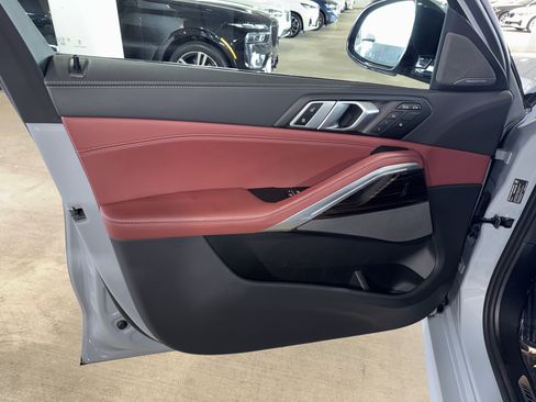 Certified 2025 BMW X6 xDrive40i image 17