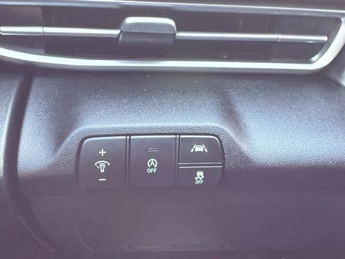 Used 2021 Hyundai Elantra SE image 15