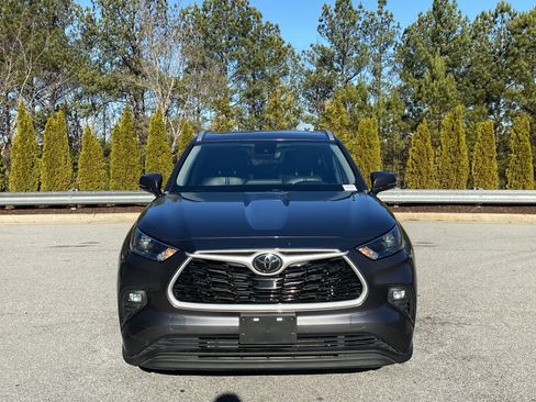 Used 2022 Toyota Highlander XLE image 13