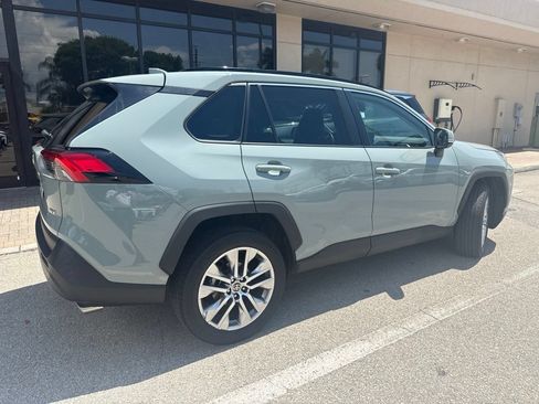 Used 2022 Toyota RAV4 XLE Premium FWD image 10
