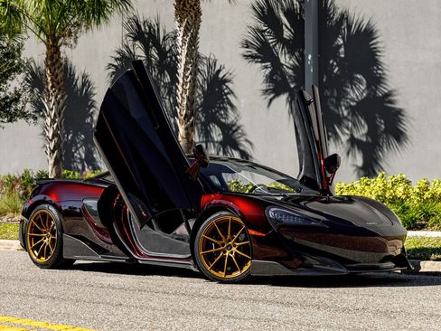Used 2019 McLaren 600LT image 1