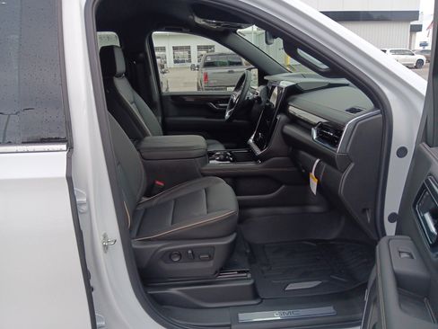 New 2026 GMC Yukon XL Elevation w/ LPO, Floor Liner Package image 21