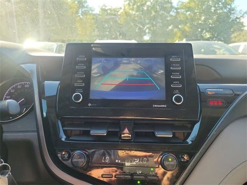 Used 2022 Toyota Camry SE image 20