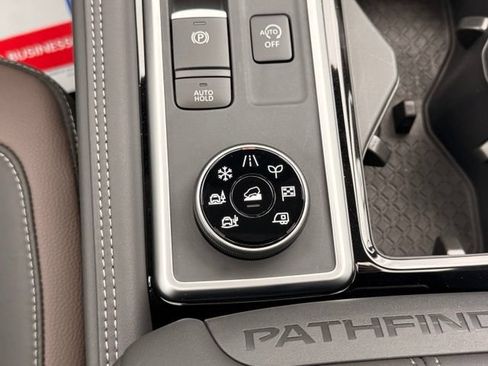 New 2026 Nissan Pathfinder Platinum w/ Cargo Package AWD/4WD image 31