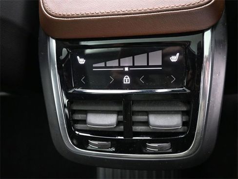 Used 2023 Volvo XC90 T8 Plus image 34