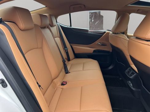 Used 2023 Lexus ES 250 w/ Premium Package AWD/4WD image 25