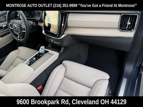 New 2026 Volvo XC90 T8 Ultra w/ Protection Package Premier AWD/4WD image 18