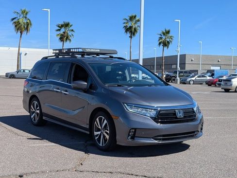 Used 2023 Honda Odyssey Touring image 3