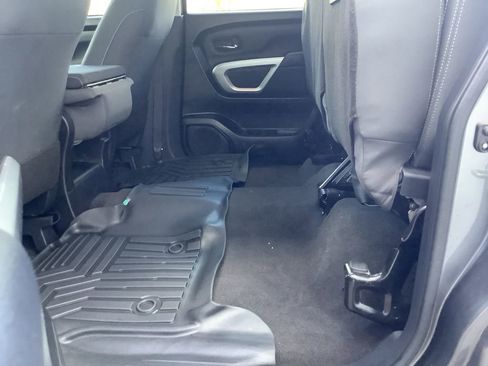 Used 2024 Nissan Titan SV image 33